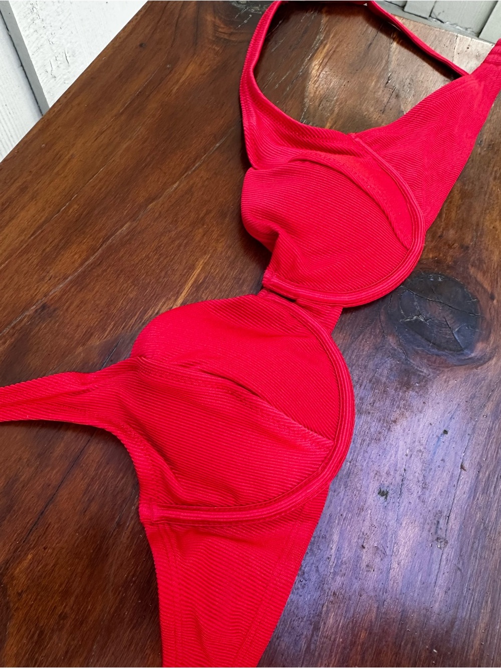 Red Underwire Ribbed bikini top - Picture 2 of 3